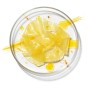 Nakładanie rozjaśniającej maski hydrożelowej Medicube Kojic Acid Turmeric Gel Mask na twarz
