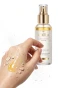Rozpylanie delikatnej mgiełki nawilżającej d'Alba White Truffle First Spray Serum