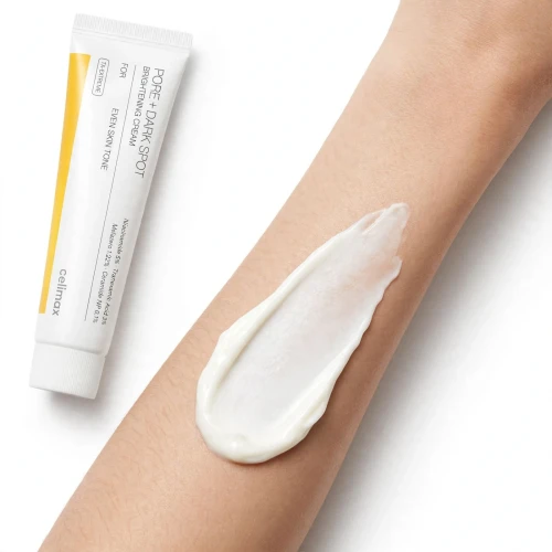 Precyzyjny aplikator i lekka konsystencja kremu na przebarwienia Celimax Brightening Cream