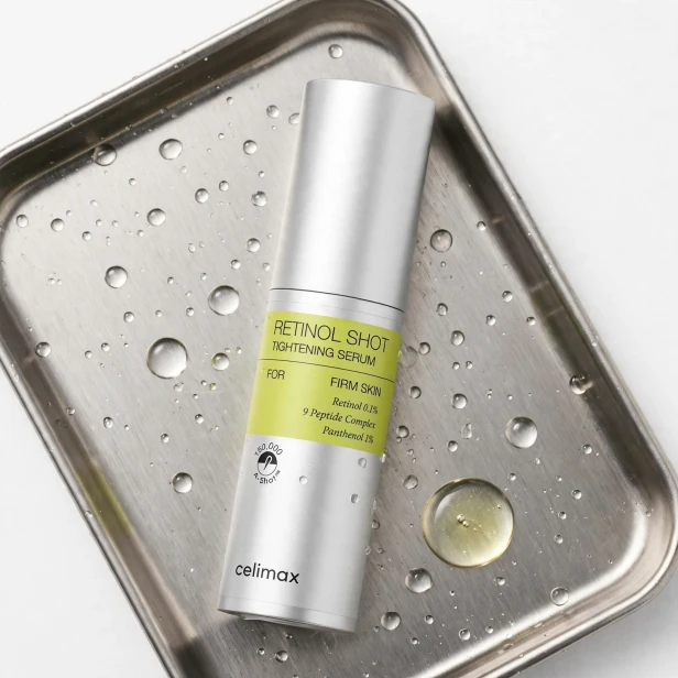 Dozownik airless i konsystencja ujędrniającego serum z retinolem Celimax Retinol Shot