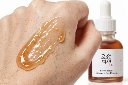 Tradycyjna formuła Hanbang ze śluzem ślimaka i WĄKROTKĄ AZJATYCKĄ BEAUTY OF JOSEON
