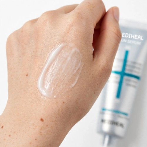 Lekka formuła serum przeciwsłonecznego z madekasozydem i WĄKROTKĄ AZJATYCKĄ MEDIHEAL