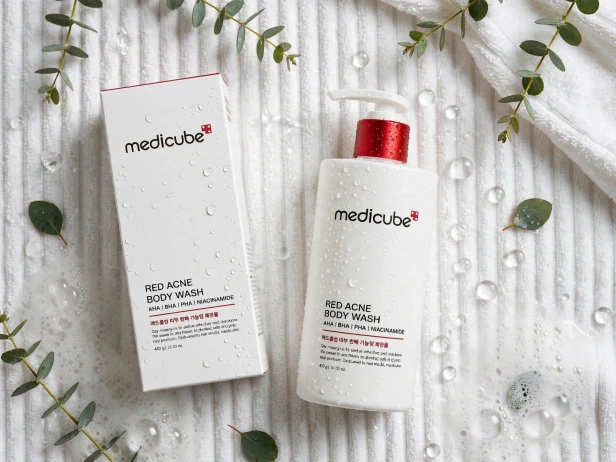 Gęsta piana oczyszczająca i dozownik pompki żelu Medicube Red Acne Body Wash