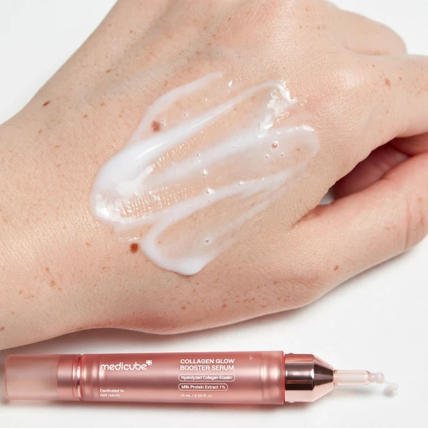 Efekt – sprężysta, napięta cera i promienny blask milky glow po serum Medicube Collagen Booster