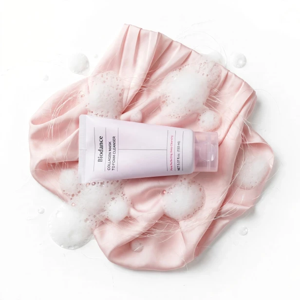 dogłębnie oczyszczone pory, sprężysta i gładka skóra po piance Biodance Collagen Mask To Foam